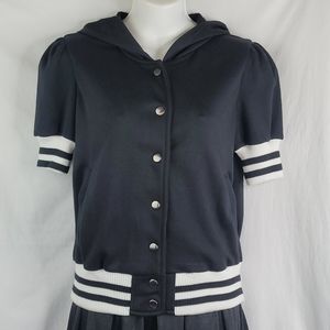 Better B black button down shirt with hoodie sz M